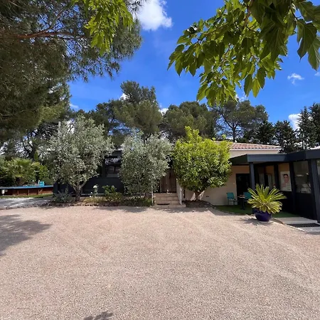Petit Paradyzen - Chambres D'Hotes & Institut Bien-Etre Lacoste (Herault)