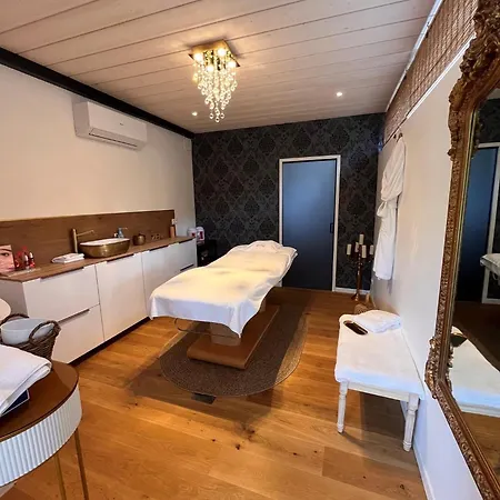 D'hotes & Institut Bien-etre - Petit Paradyzen Bed & Breakfast