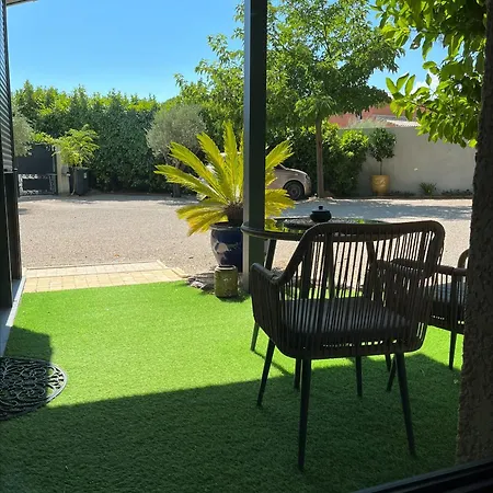 Petit Paradyzen - D'hotes & Institut Bien-etre לינה וארוחת בוקר Lacoste (Herault)