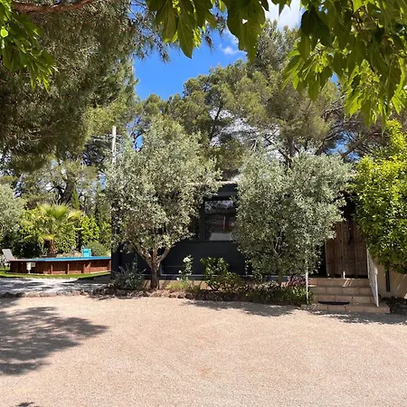 Petit Paradyzen - D'hotes & Institut Bien-etre לינה וארוחת בוקר Lacoste (Herault)